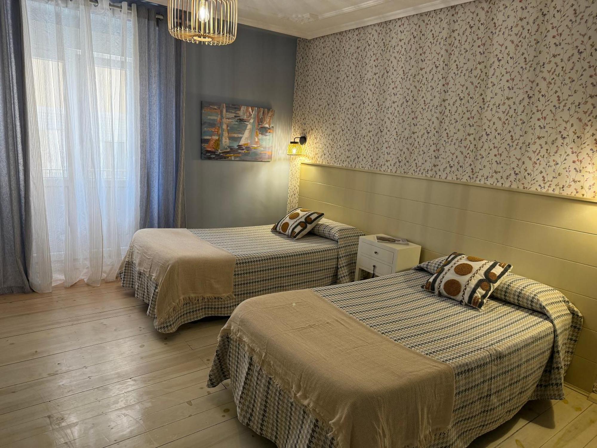 Hostal Boutique Puerta Del Sol Torrelavega Exteriér fotografie